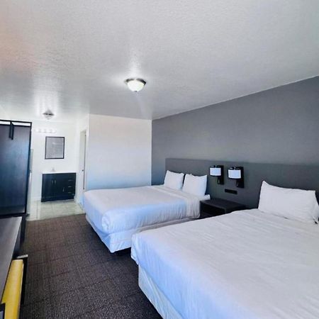 Oyo Garden Inn And Suites Pearsall I-35 East Esterno foto