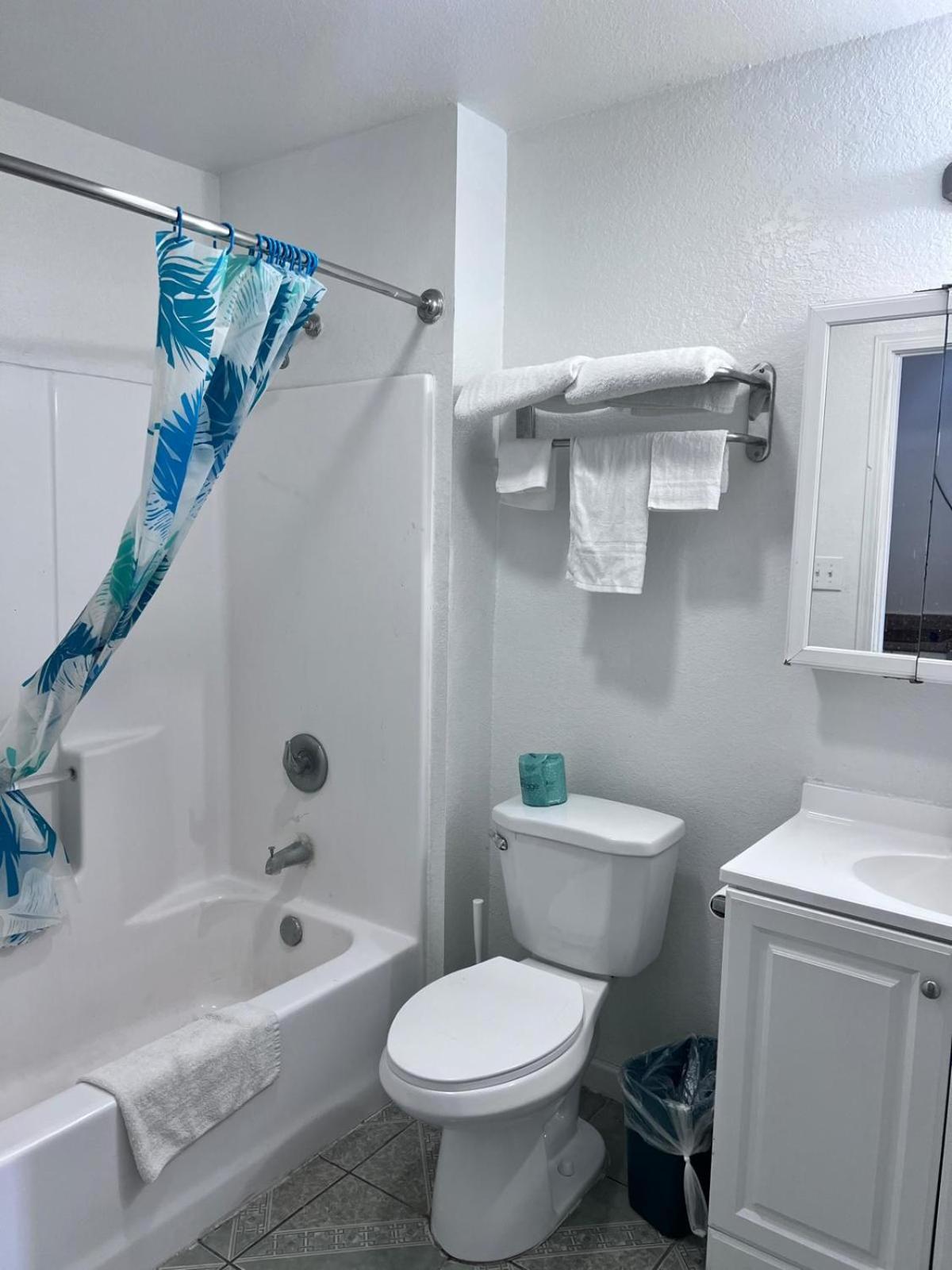 Oyo Garden Inn And Suites Pearsall I-35 East Esterno foto