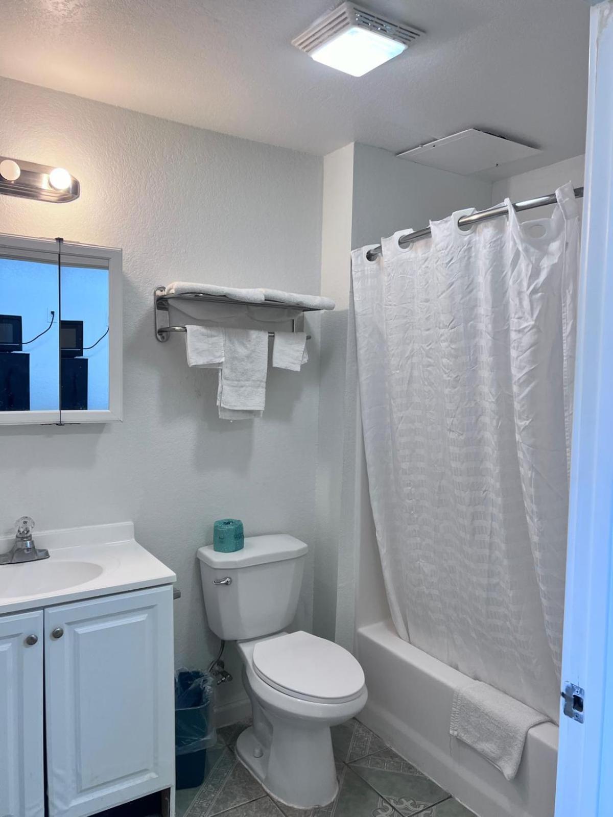 Oyo Garden Inn And Suites Pearsall I-35 East Esterno foto