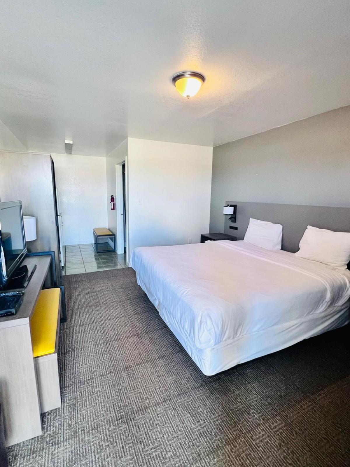 Oyo Garden Inn And Suites Pearsall I-35 East Esterno foto