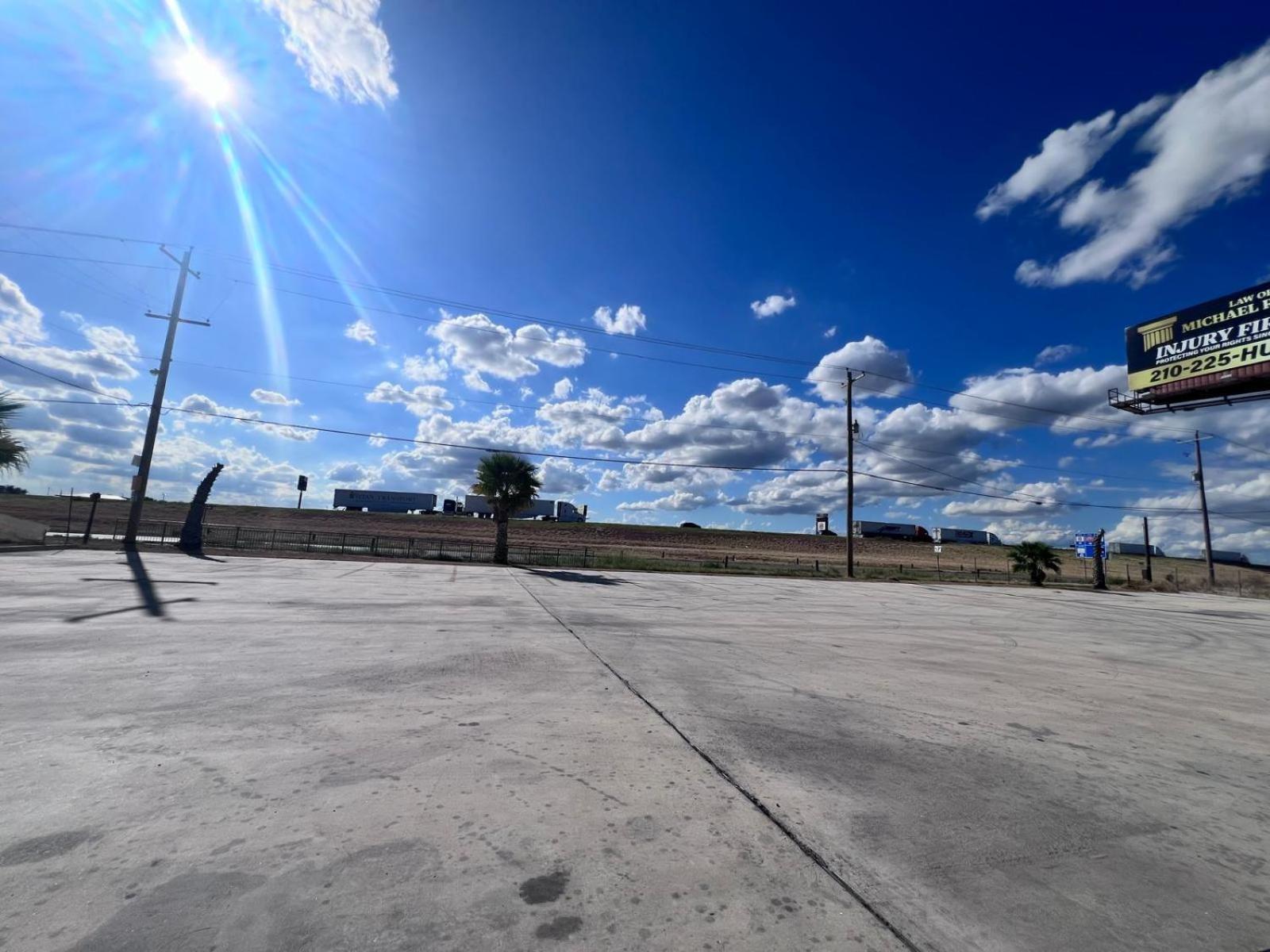 Oyo Garden Inn And Suites Pearsall I-35 East Esterno foto