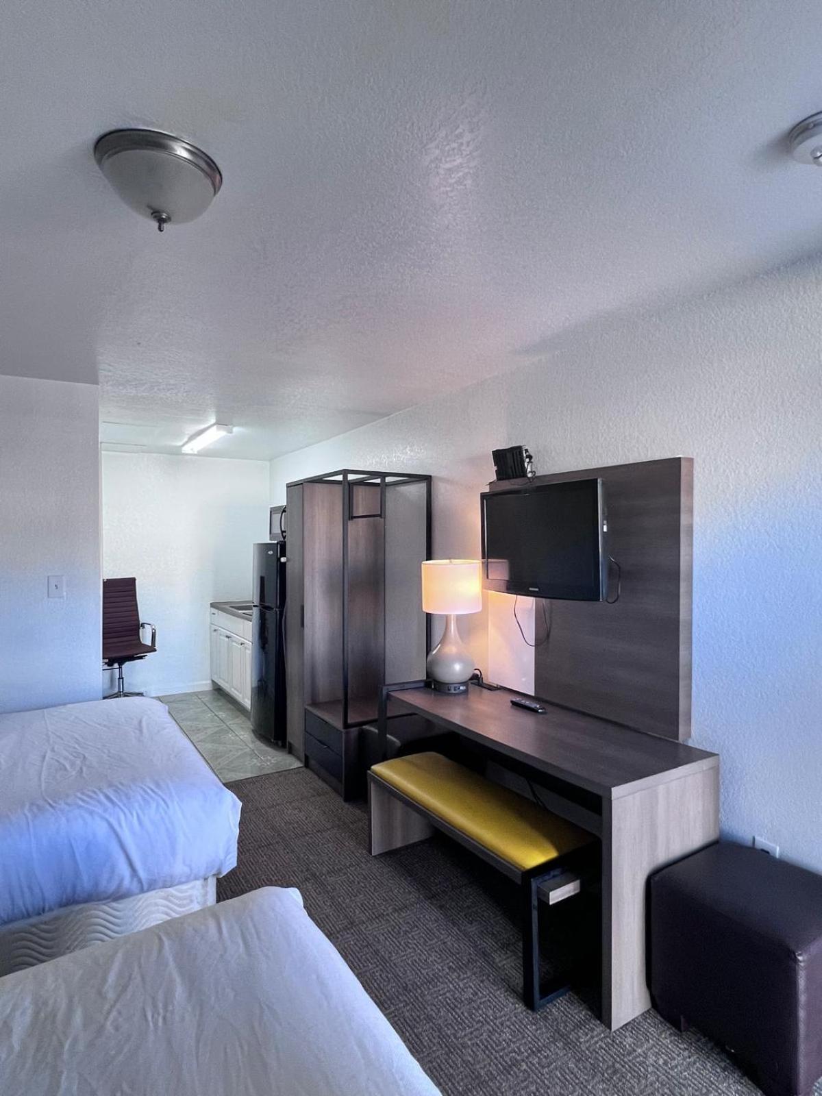 Oyo Garden Inn And Suites Pearsall I-35 East Esterno foto