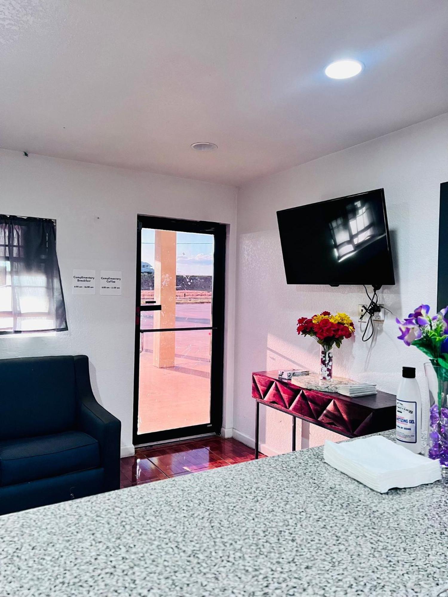 Oyo Garden Inn And Suites Pearsall I-35 East Esterno foto