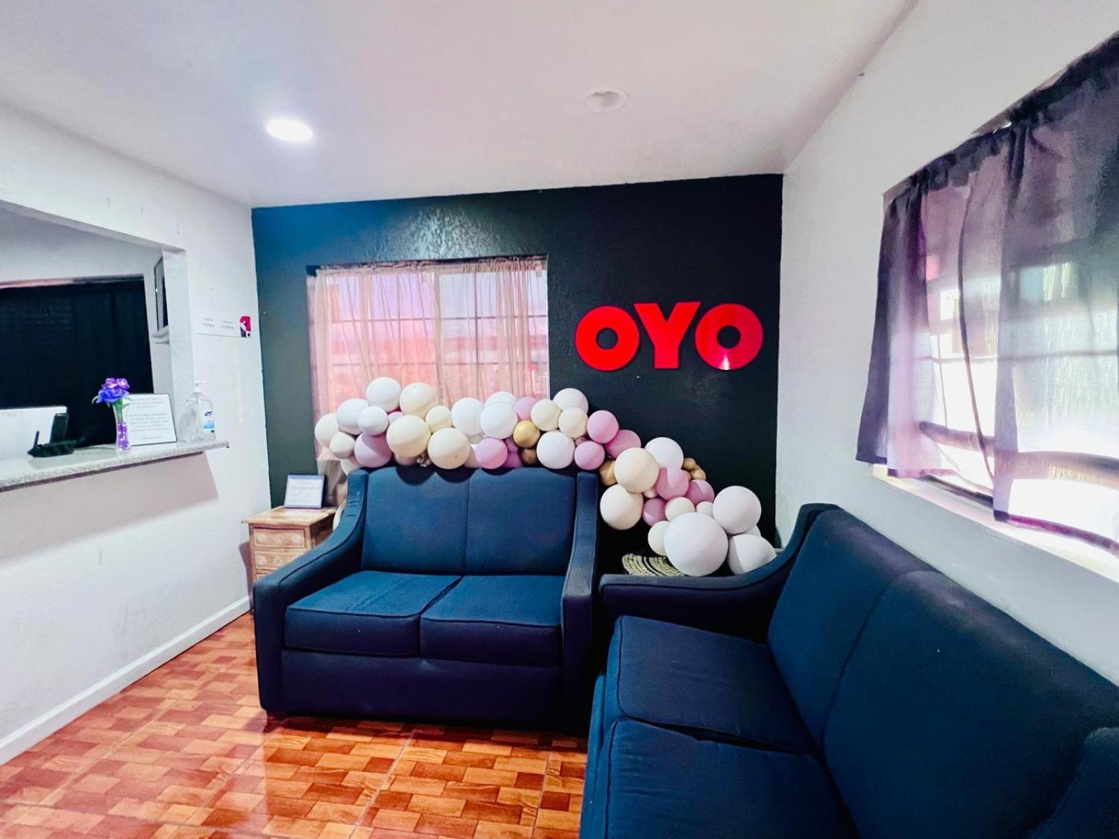 Oyo Garden Inn And Suites Pearsall I-35 East Esterno foto